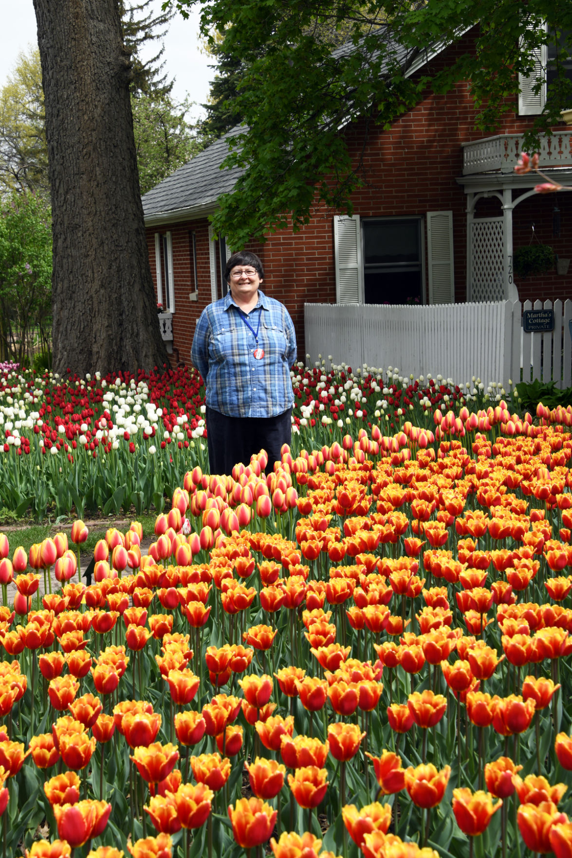 225 Jill Ellis in Scholte Garden in Pella.JPG